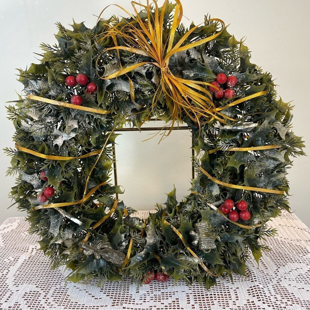Vintage Christmas plastic wreath || Vintage wreath plastic Christmas | xmas